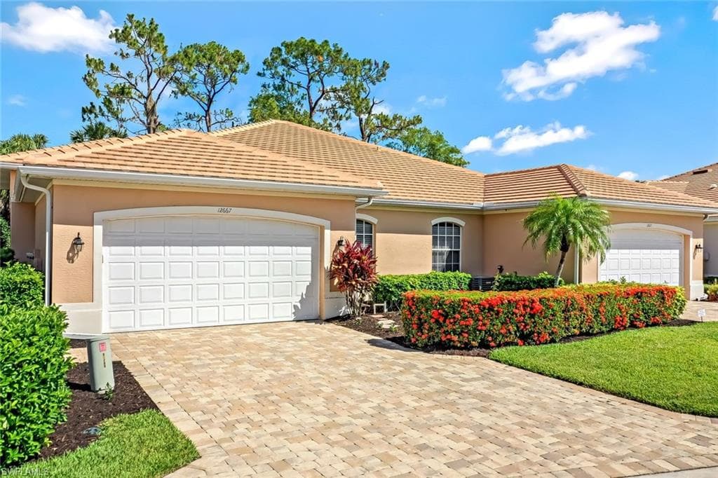 12667 Fox Ridge DR BONITA SPRINGS, FL 34135