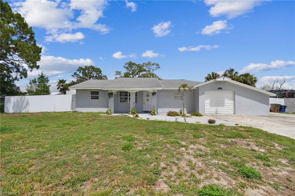 318 Eighth AVE LEHIGH ACRES, FL 33936