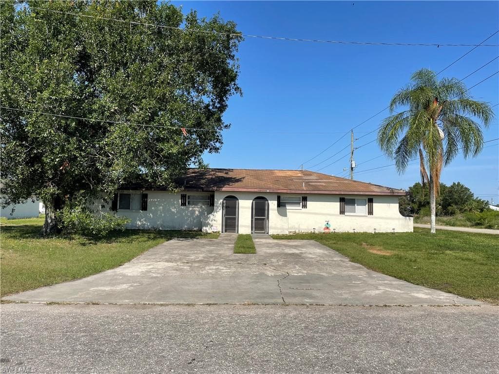 700-702 Gilbert AVE S LEHIGH ACRES, FL 33973