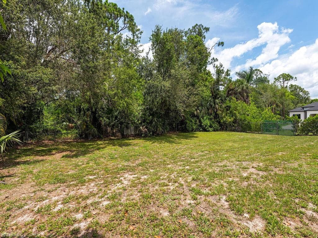 181 6th ST NAPLES, FL 34113