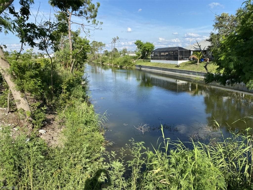 1620 NE 44th TER CAPE CORAL, FL 33909