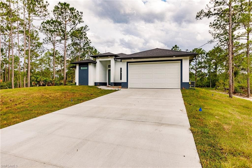2617 33rd ST W LEHIGH ACRES, FL 33971