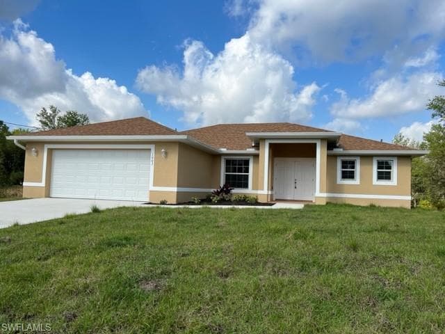 421 Columbus AVE LEHIGH ACRES, FL 33972
