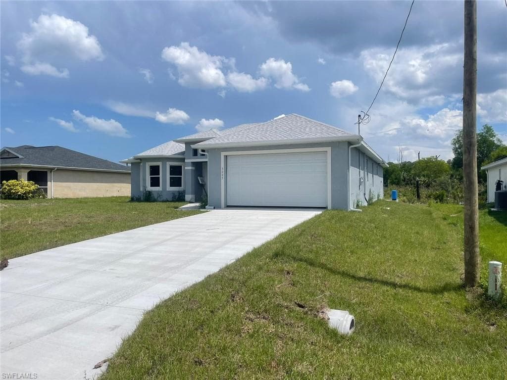 3005 25th ST W LEHIGH ACRES, FL 33971