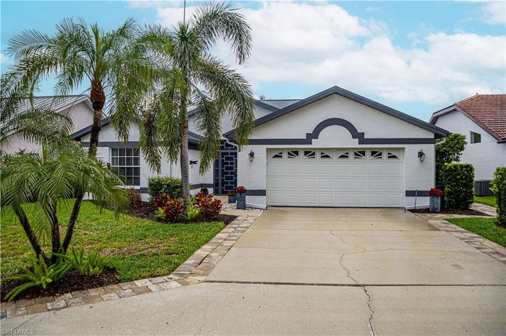 10963 Fieldfair DR NAPLES, FL 34119