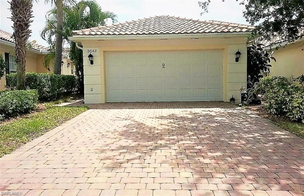 3042 Futuna LN NAPLES, FL 34119