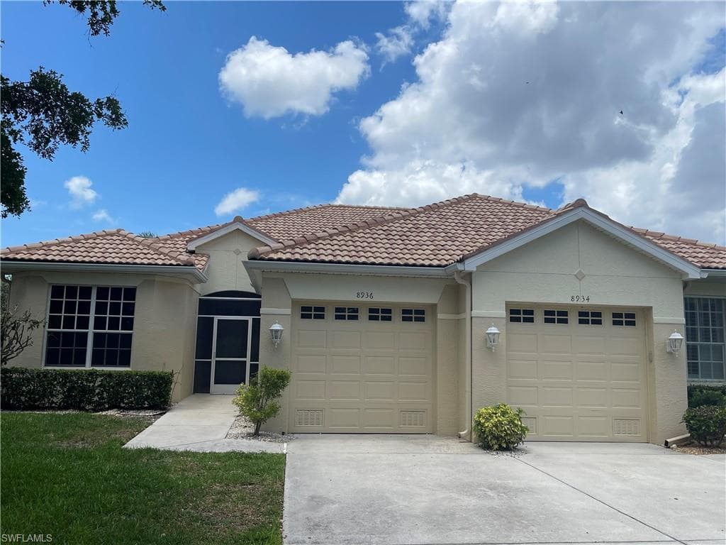 8936 Bristol BEND FORT MYERS, FL 33908