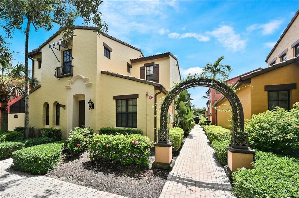 9076 Chula Vista ST 10202 NAPLES, FL 34113