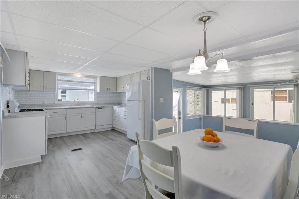 471 Palm DR 310 NAPLES, FL 34114