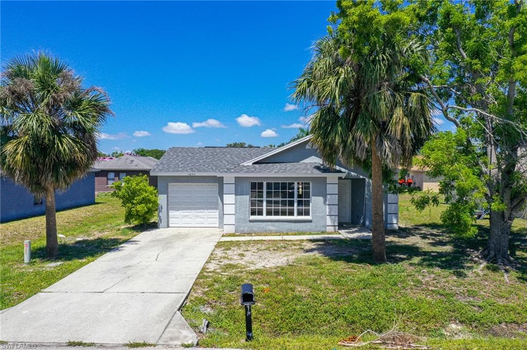 1095 Whitehead Creek LOOP FORT MYERS, FL 33916