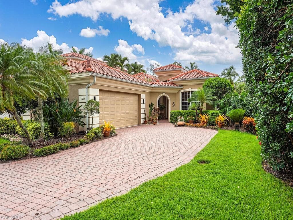 1264 Via Portofino NAPLES, FL 34108