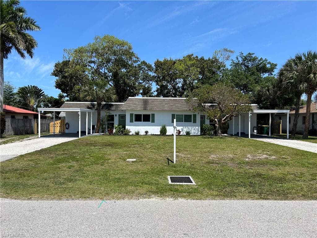 821/825 95th AVE N NAPLES, FL 34108