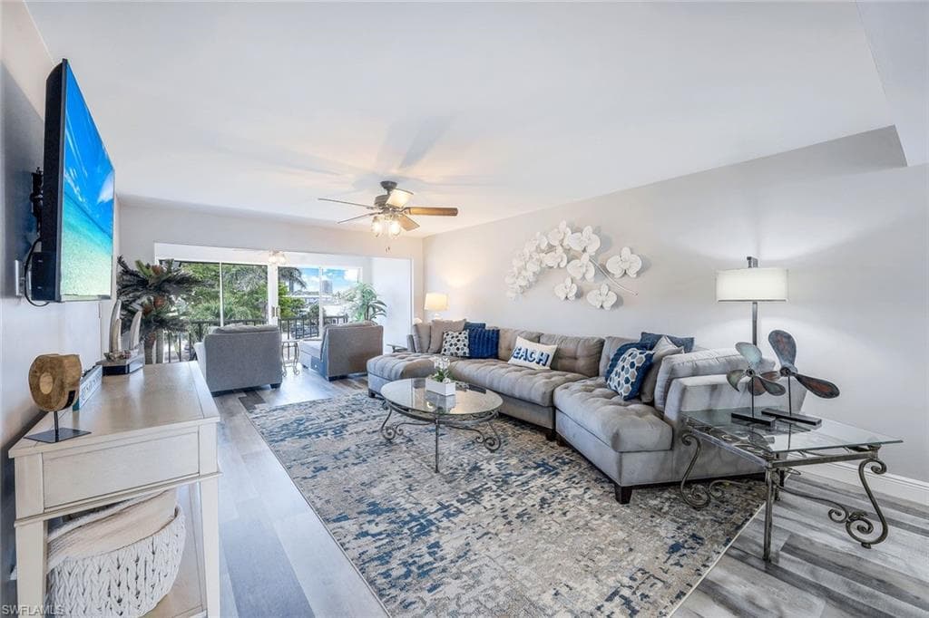 4200 Belair LN 303 NAPLES, FL 34103