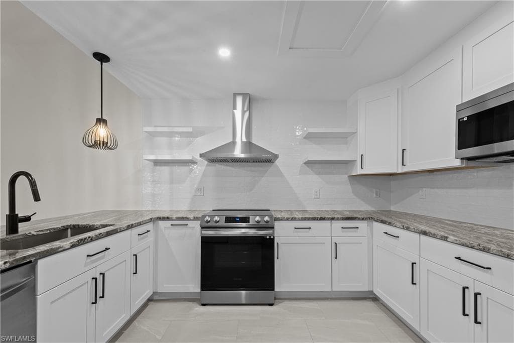 6304 Royal Woods DR FORT MYERS, FL 33908