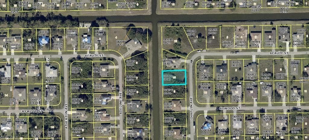 917 Chaplin AVE LEHIGH ACRES, FL 33971
