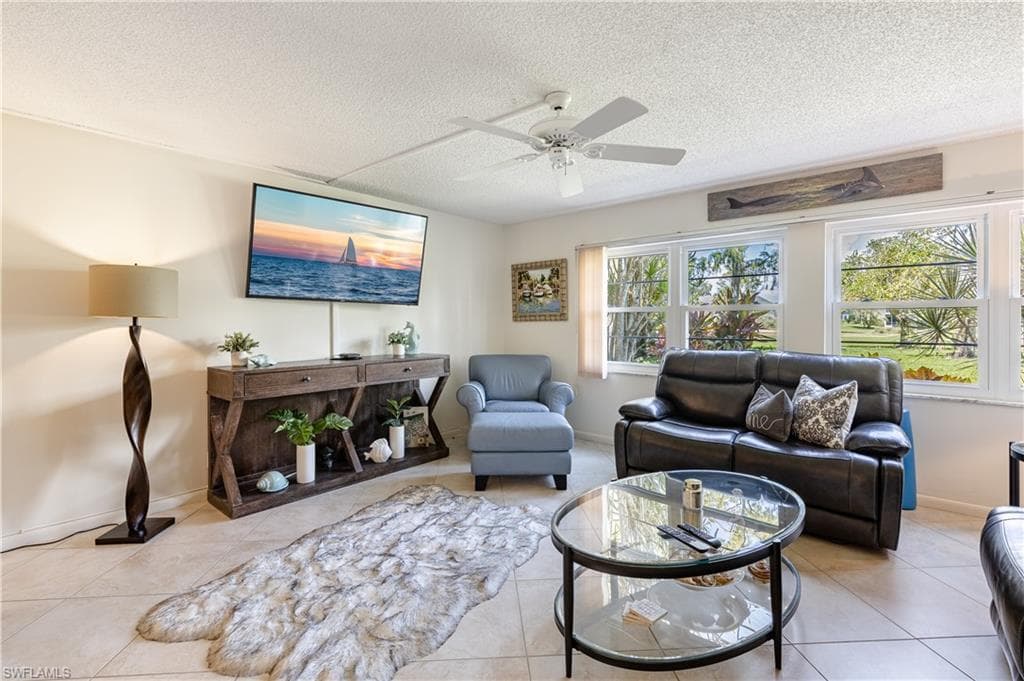 1084 Forest Lakes DR 7105 NAPLES, FL 34105