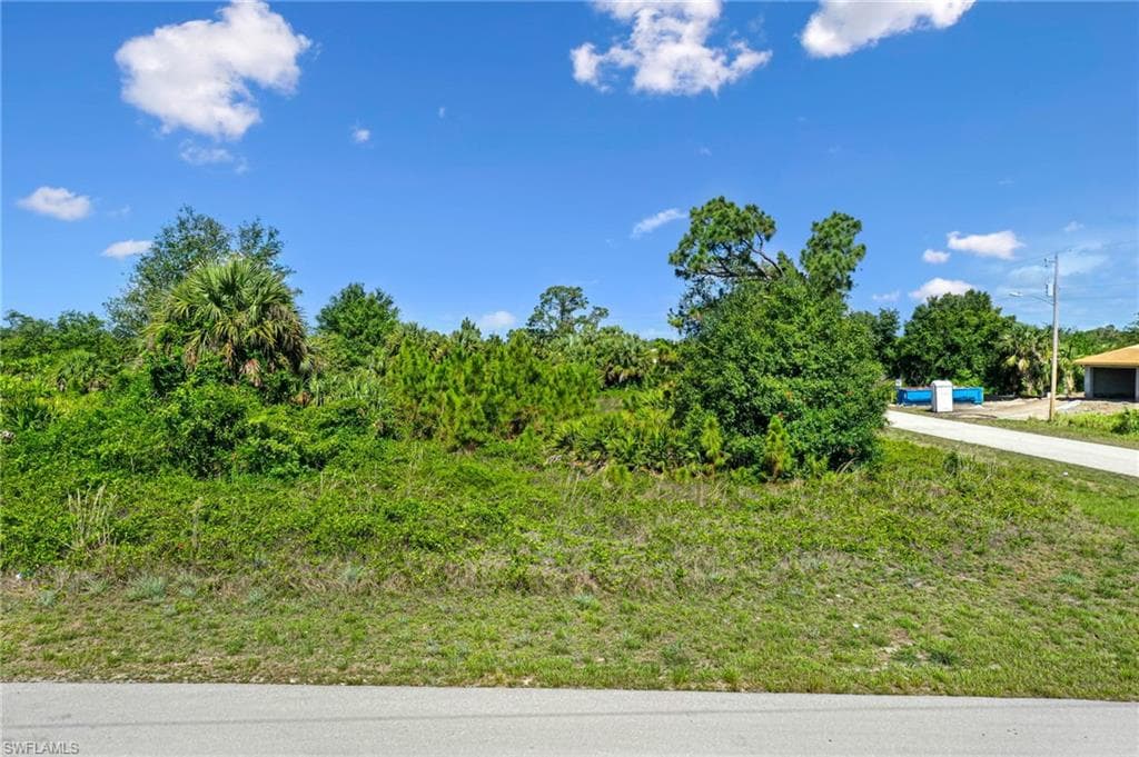 909 Marilyn AVE S LEHIGH ACRES, FL 33974