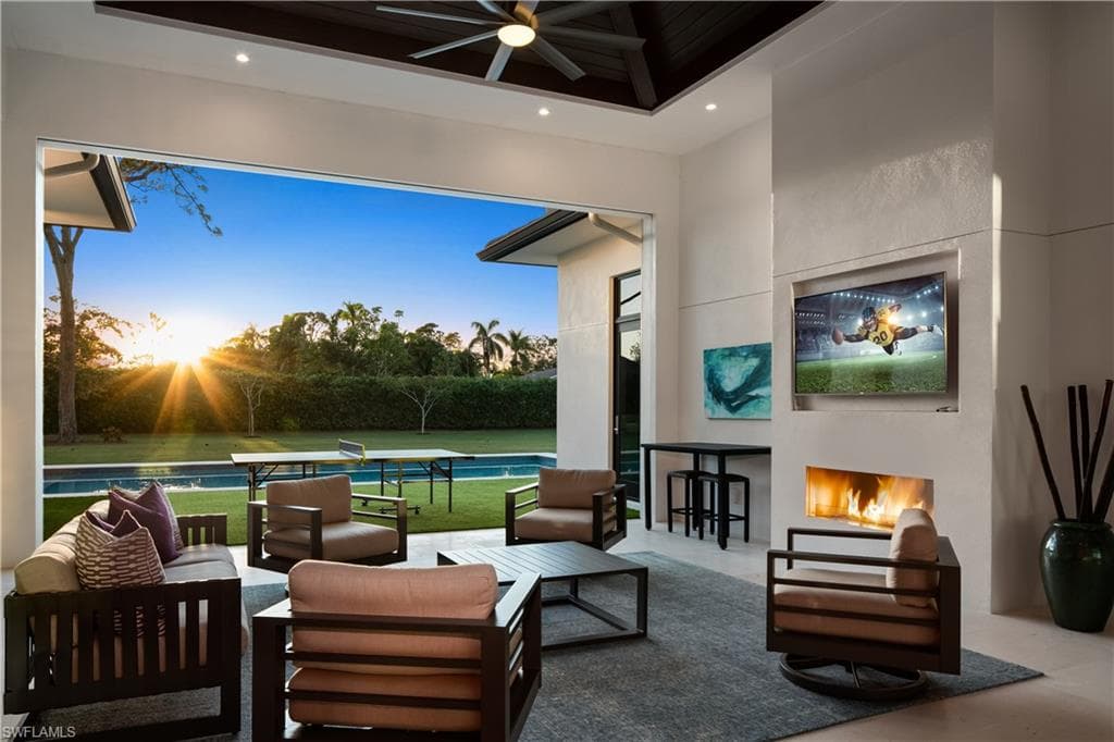 740 WEST ST NAPLES, FL 34108