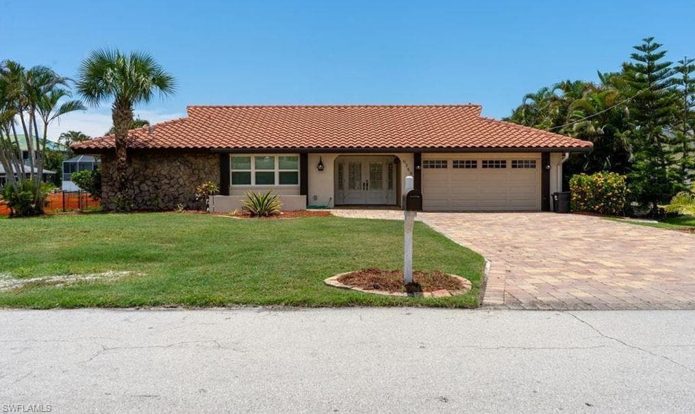 6359 Plumosa AVE FORT MYERS, FL 33908