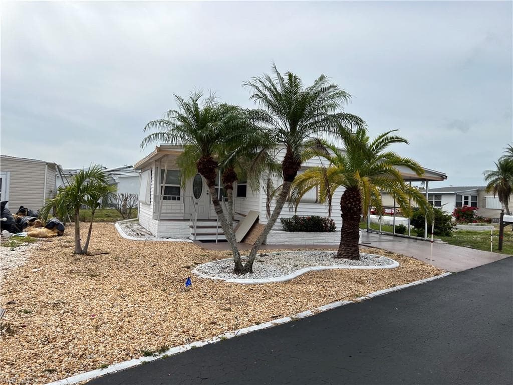 98 Elise DR FORT MYERS, FL 33908