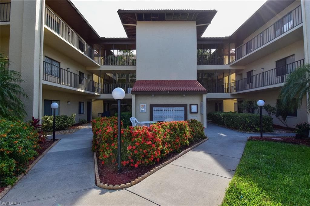 11060 Caravel CIR 301 FORT MYERS, FL 33908