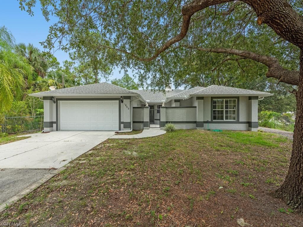 1860 Della DR NAPLES, FL 34117