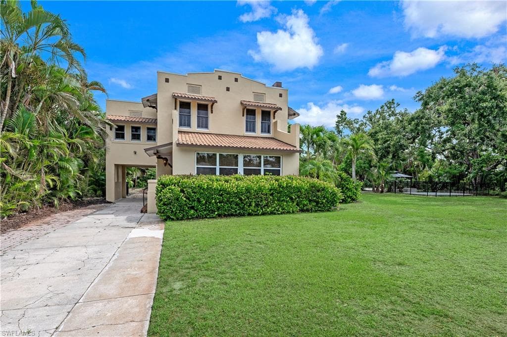 1441 Poinciana AVE FORT MYERS, FL 33901
