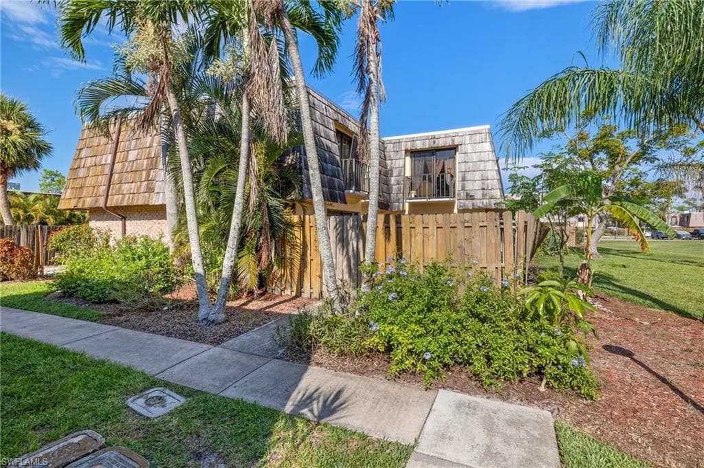 5574 Malt DR 3 FORT MYERS, FL 33907