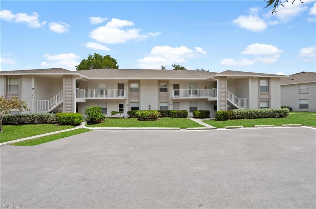 1344 Derbyshire CT D-203 NAPLES, FL 34116
