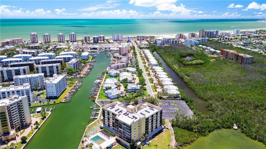 400 Lenell RD 204 FORT MYERS BEACH, FL 33931