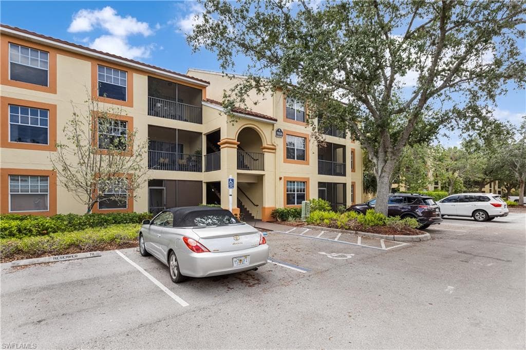 7935 Preserve CIR 434 NAPLES, FL 34119