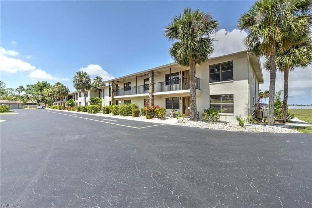 12498 Riverside DR 207 FORT MYERS, FL 33919