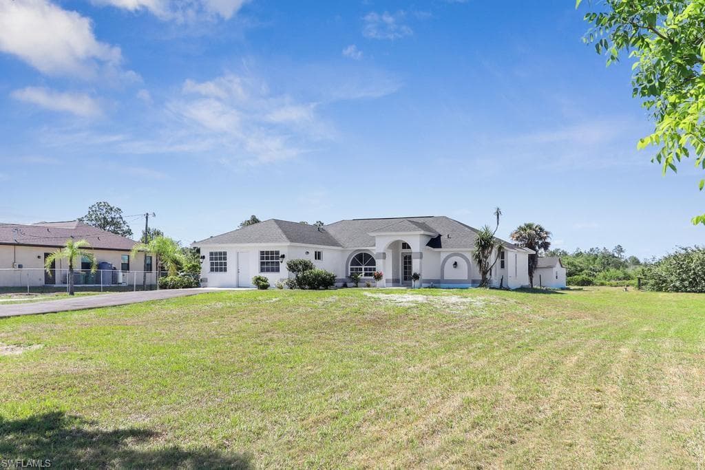 2840 39th AVE NE NAPLES, FL 34120