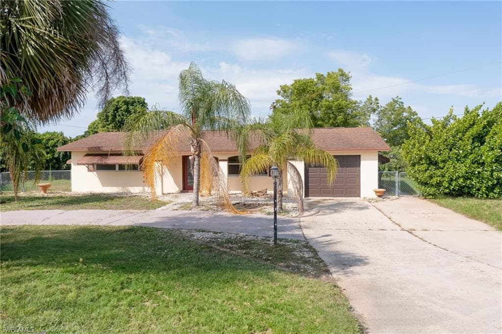 199 Idleview AVE LEHIGH ACRES, FL 33936