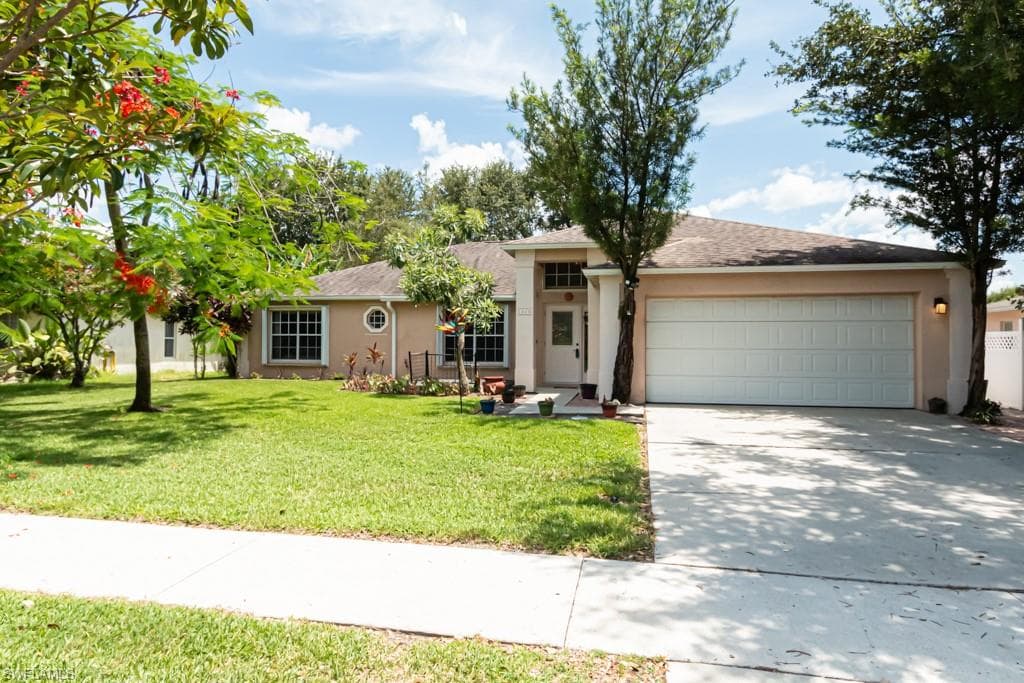 1010 Grove DR NAPLES, FL 34120