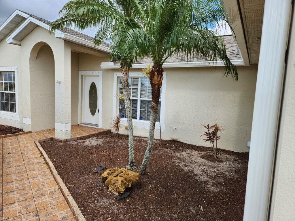 5 NW 30th PL CAPE CORAL, FL 33993