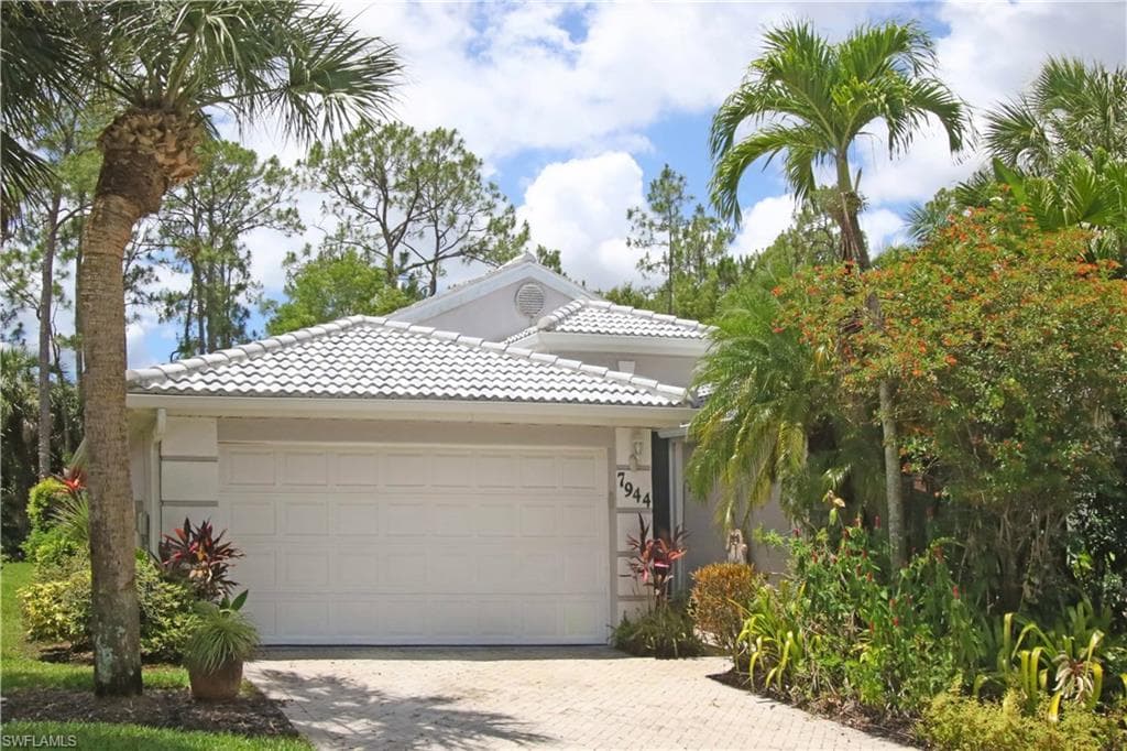 7944 Leicester DR NAPLES, FL 34104