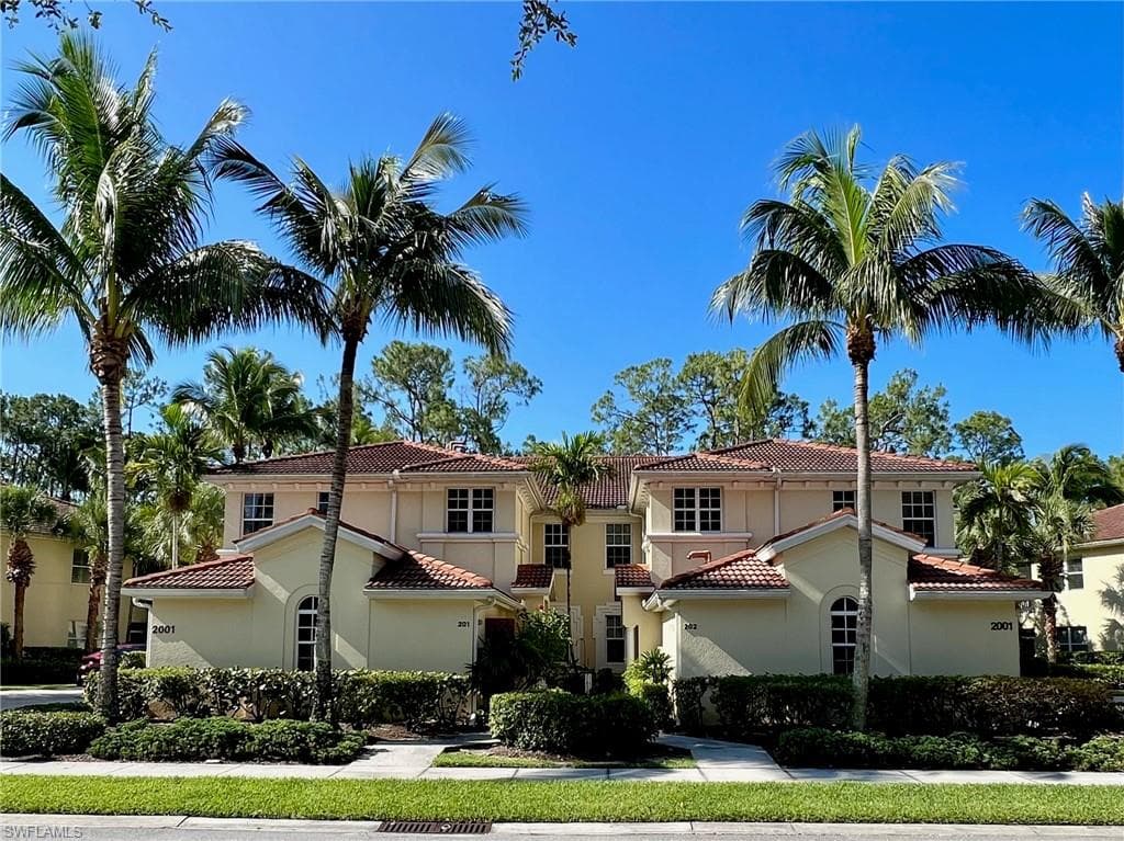 2001 Tarpon Bay DR N 202 NAPLES, FL 34119