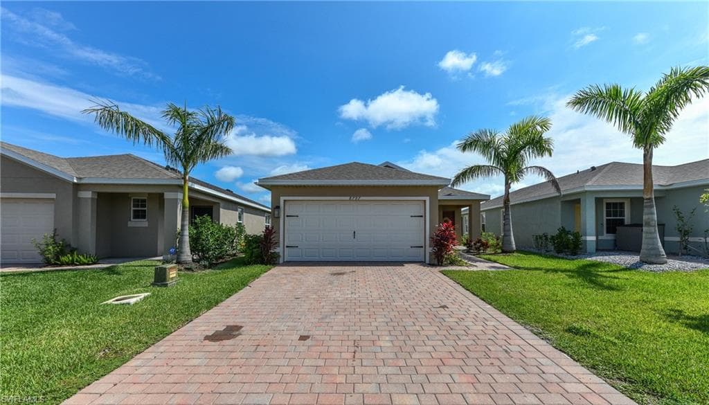 8797 Swell Brooks CT NORTH FORT MYERS, FL 33917