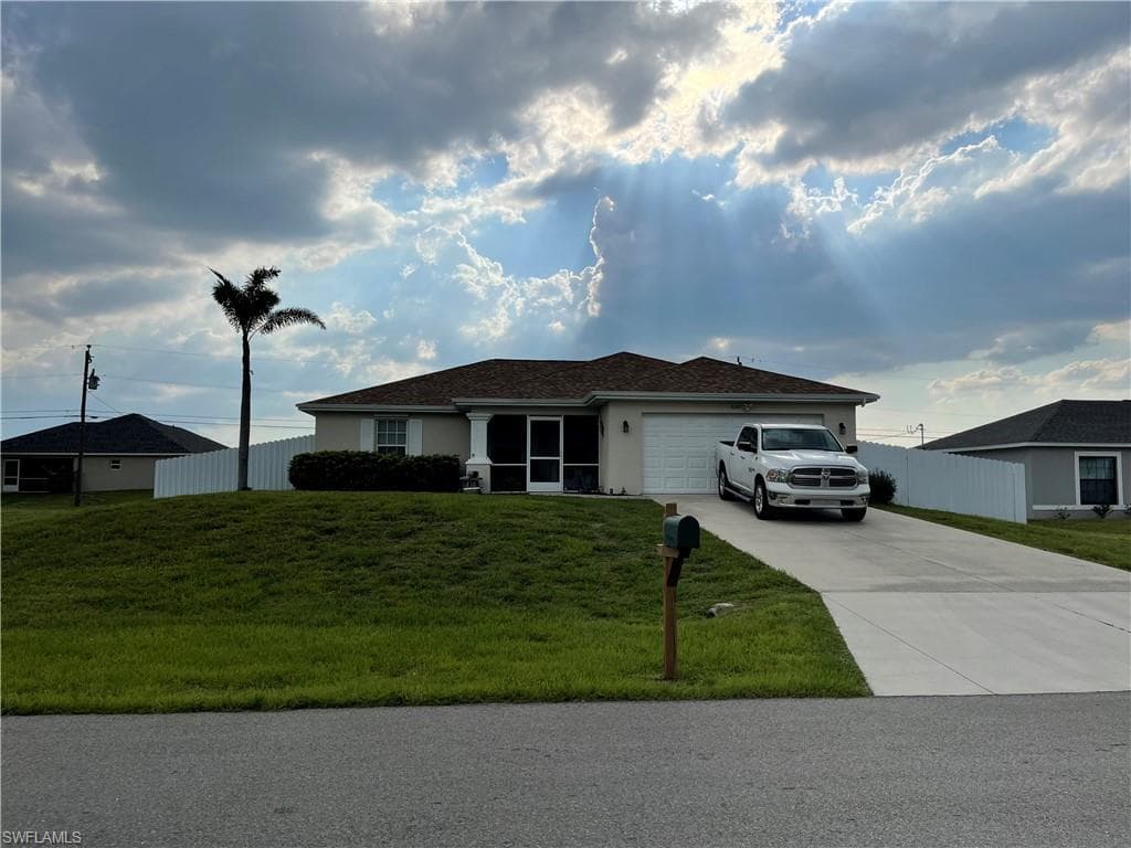 1034 NE 13th PL CAPE CORAL, FL 33909