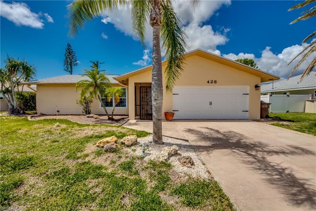 428 SW 33rd TER CAPE CORAL, FL 33914