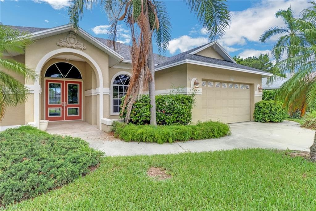 481 Raven WAY NAPLES, FL 34110