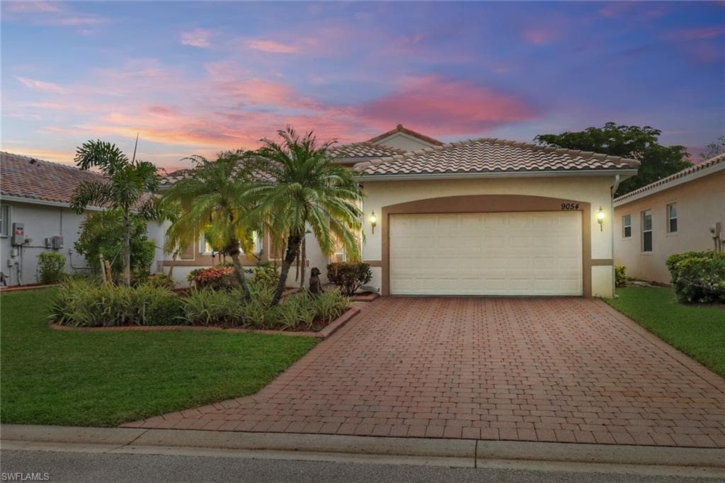 9054 Springview LOOP ESTERO, FL 33928