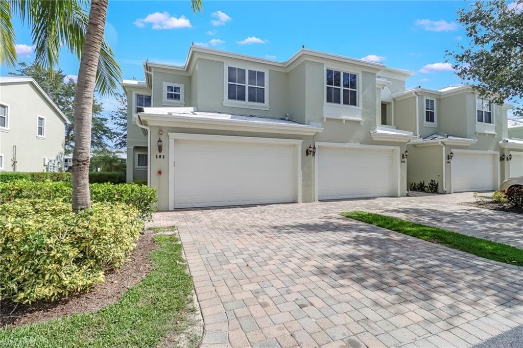 1330 Mariposa CIR 101 NAPLES, FL 34105