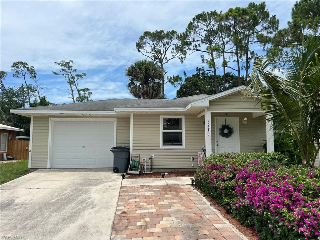 26250 Cape Verde LN BONITA SPRINGS, FL 34135