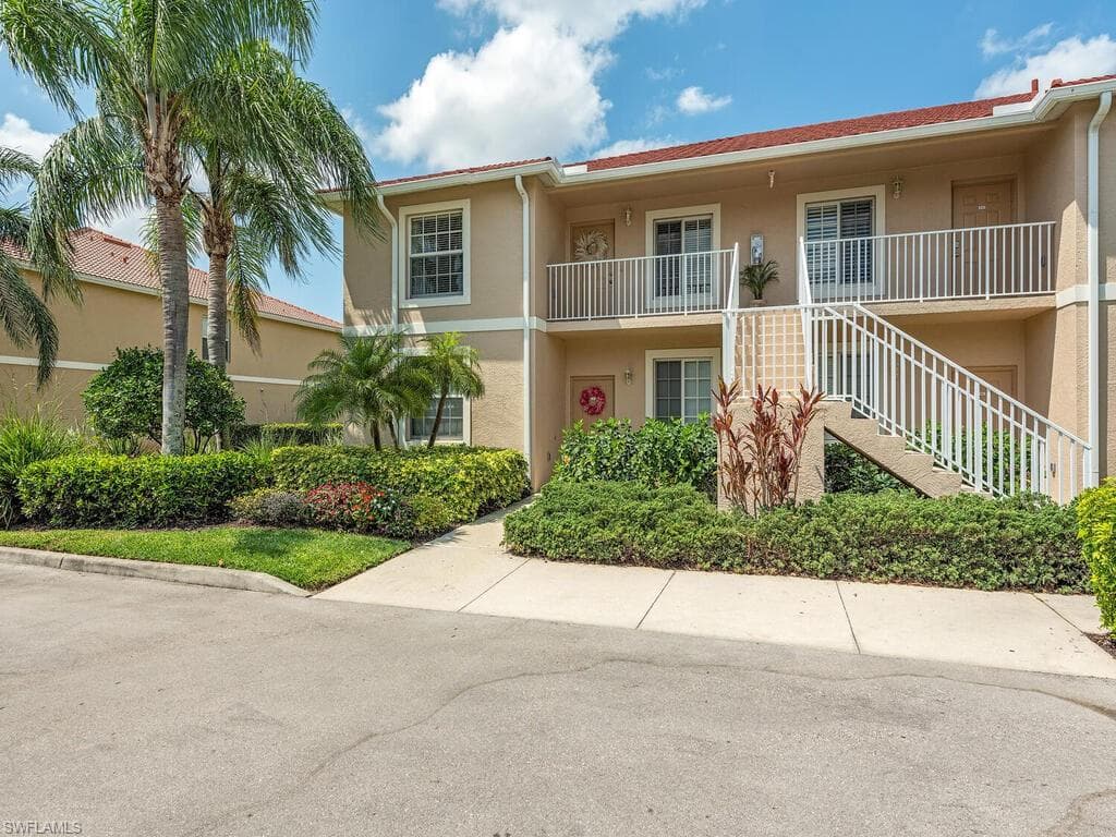 2845 Cypress Trace CIR 5-201 NAPLES, FL 34119