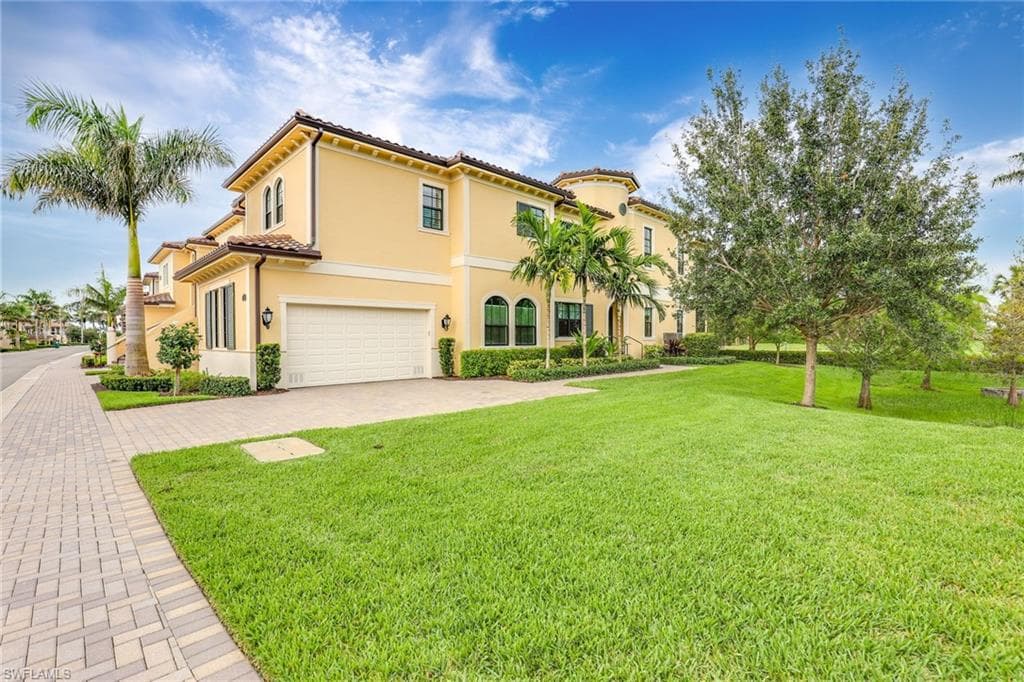 2473 Breakwater WAY 7102 NAPLES, FL 34112