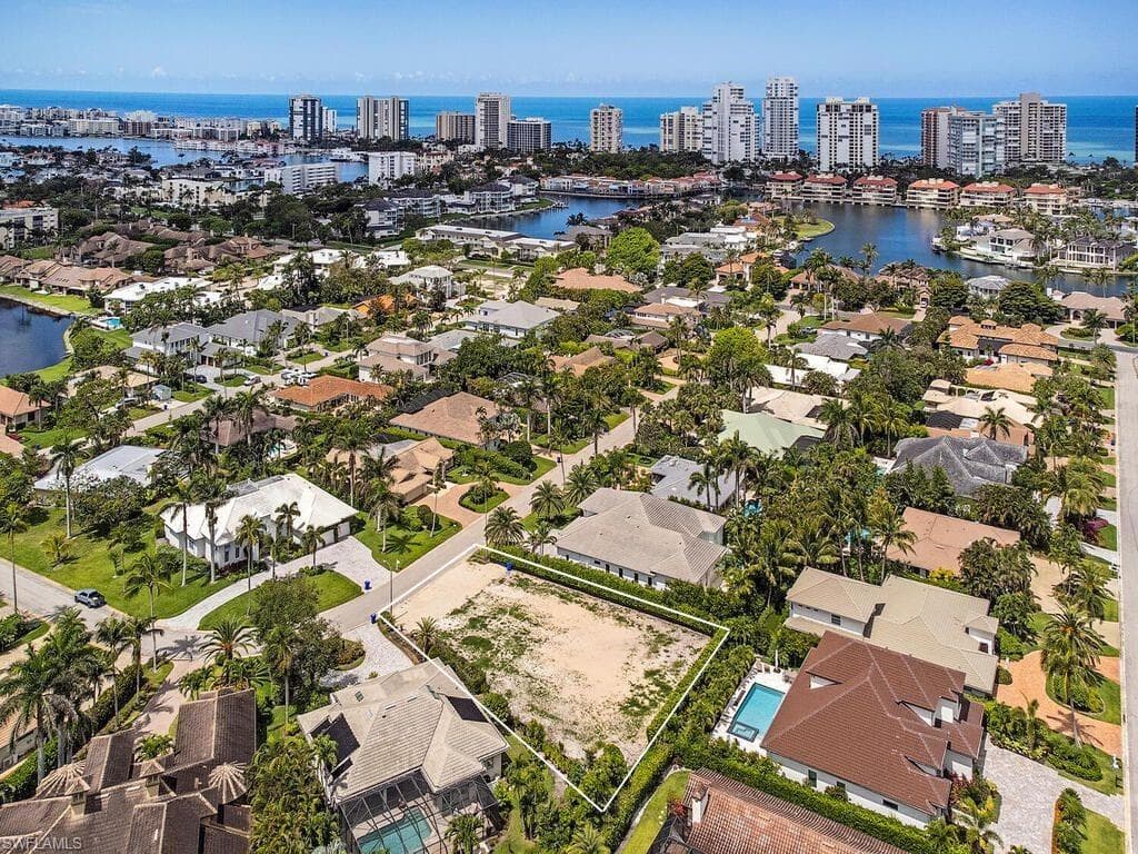 523 Turtle Hatch LN NAPLES, FL 34103