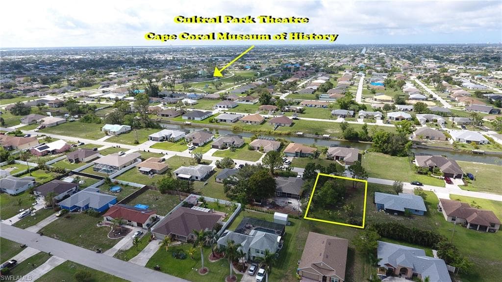 537 SE 4th ST CAPE CORAL, FL 33990