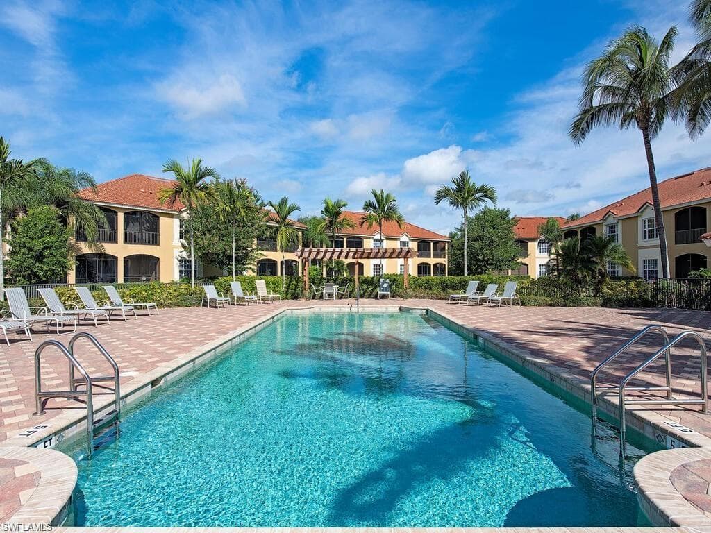 2685 Lewis LN 4-202 NAPLES, FL 34105